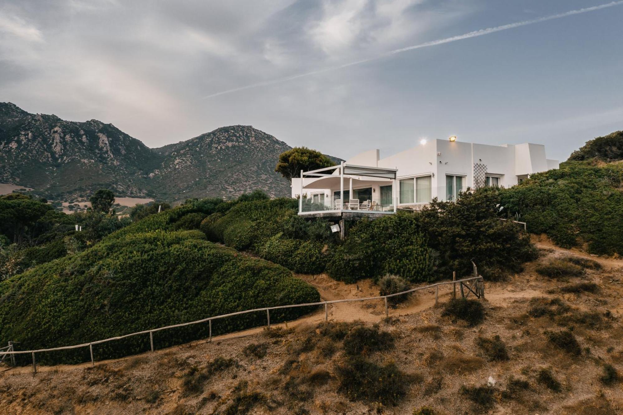 Falkensteiner Resort Capo Boi Villasimius Zimmer foto